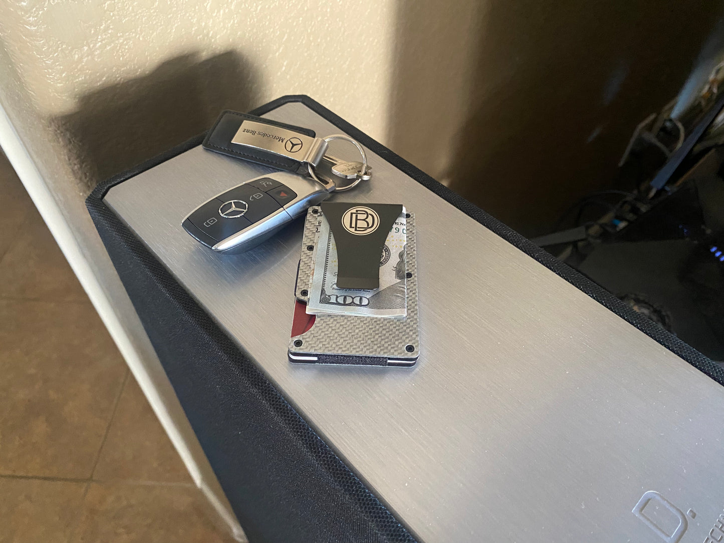 Minimalist Carbon Fiber Wallet Silver